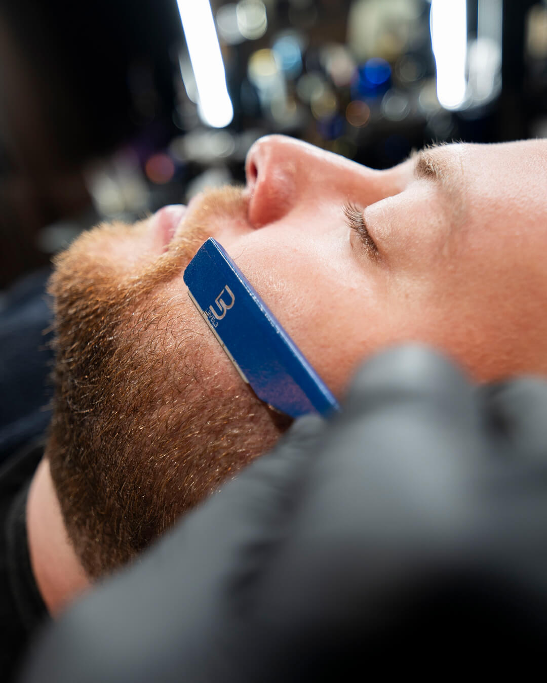 Straight razor beard lining