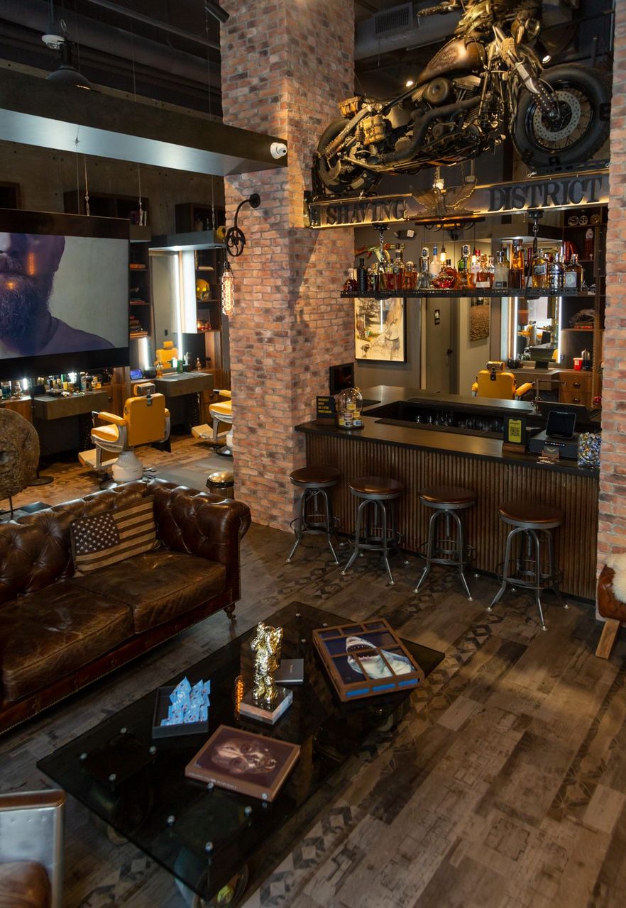 The whiskey bar at Shaving District