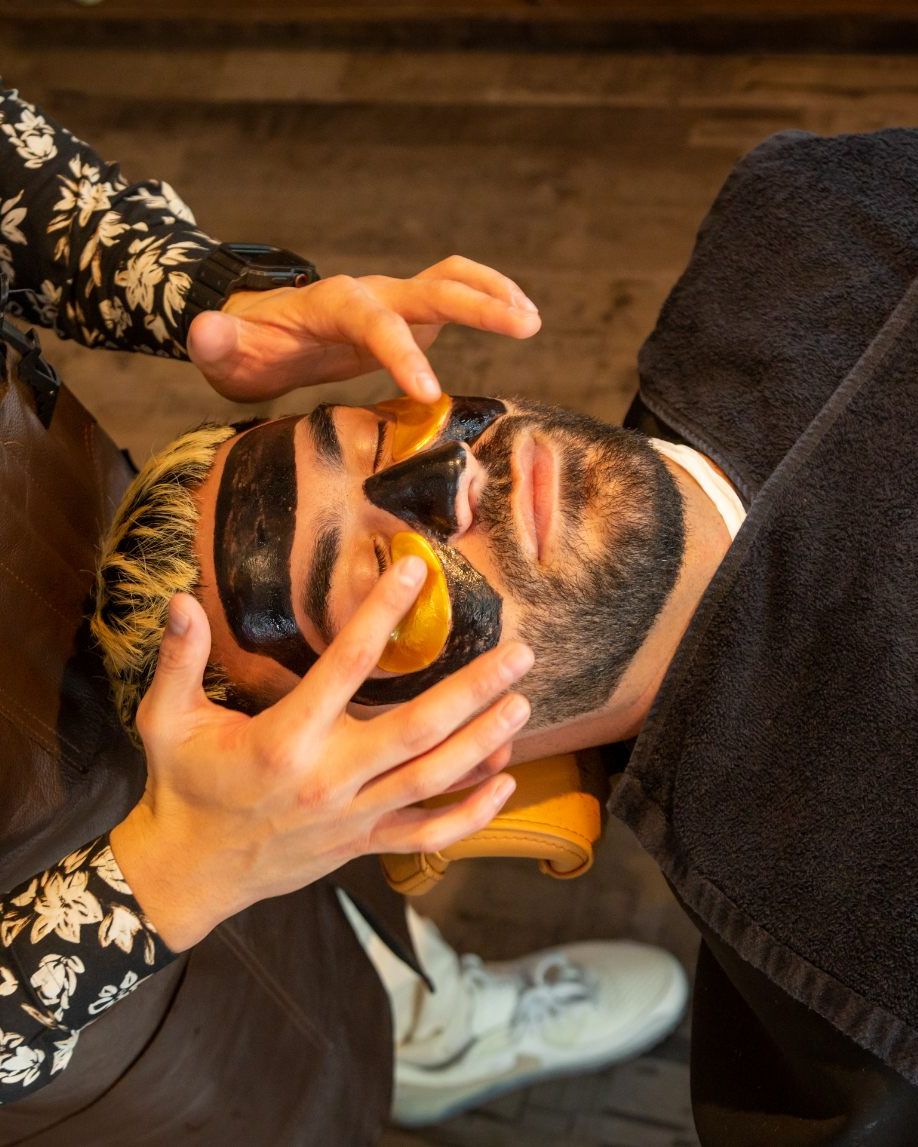 Facial mask treatment during the Deluxe Package